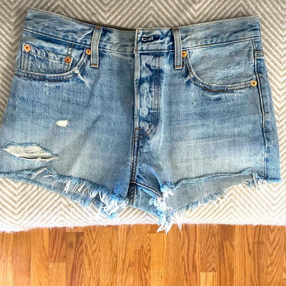 Levi’s jean shorts - size 28